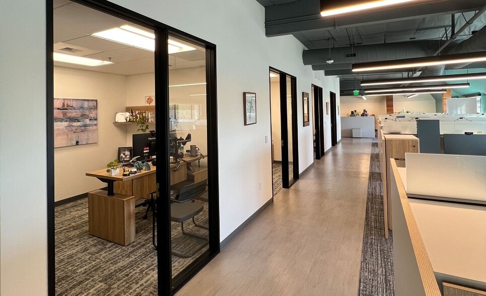 2135 Butano Dr, Sacramento, CA for lease - Interior Photo - Image 2 of 6