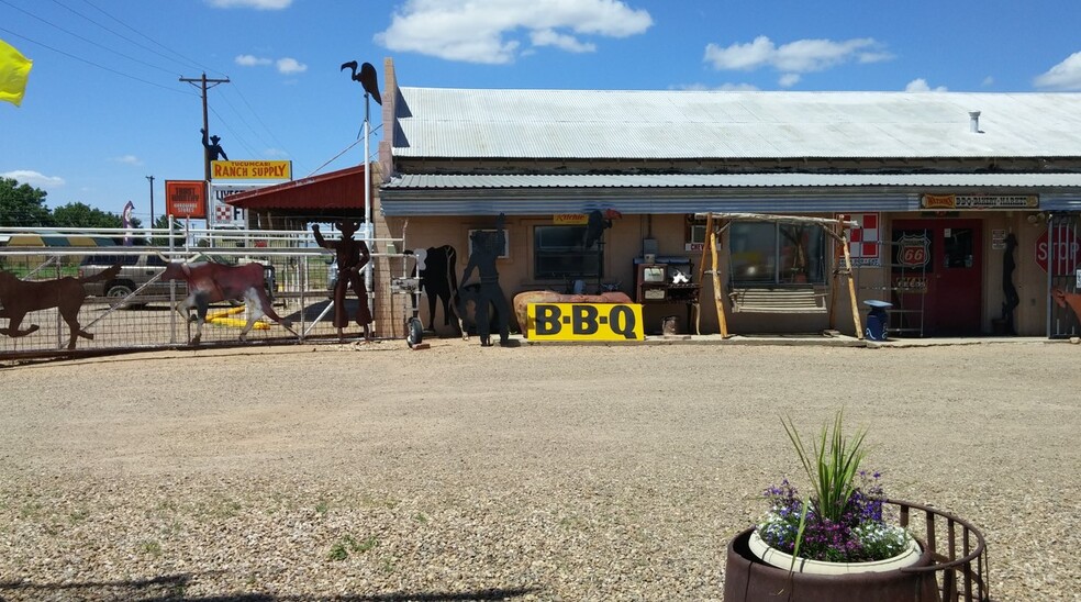 S Lake St, Tucumcari, NM à vendre - Photo du bâtiment - Image 2 de 11