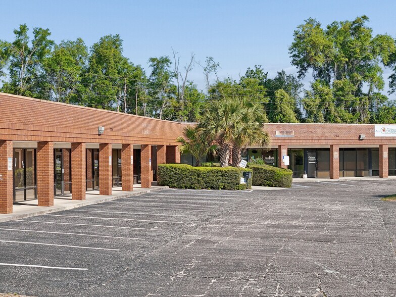772 Foxridge Center Dr, Orange Park, FL à vendre - Photo du bâtiment - Image 2 de 38