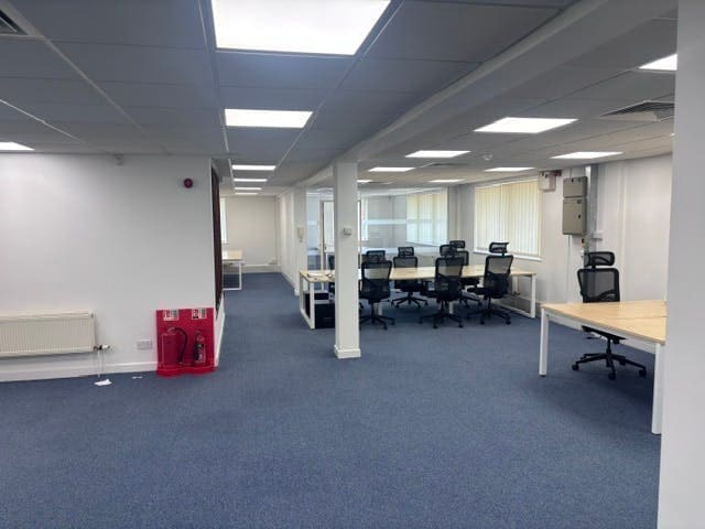 101-104 Love Ln, Cirencester for lease - Building Photo - Image 2 of 10