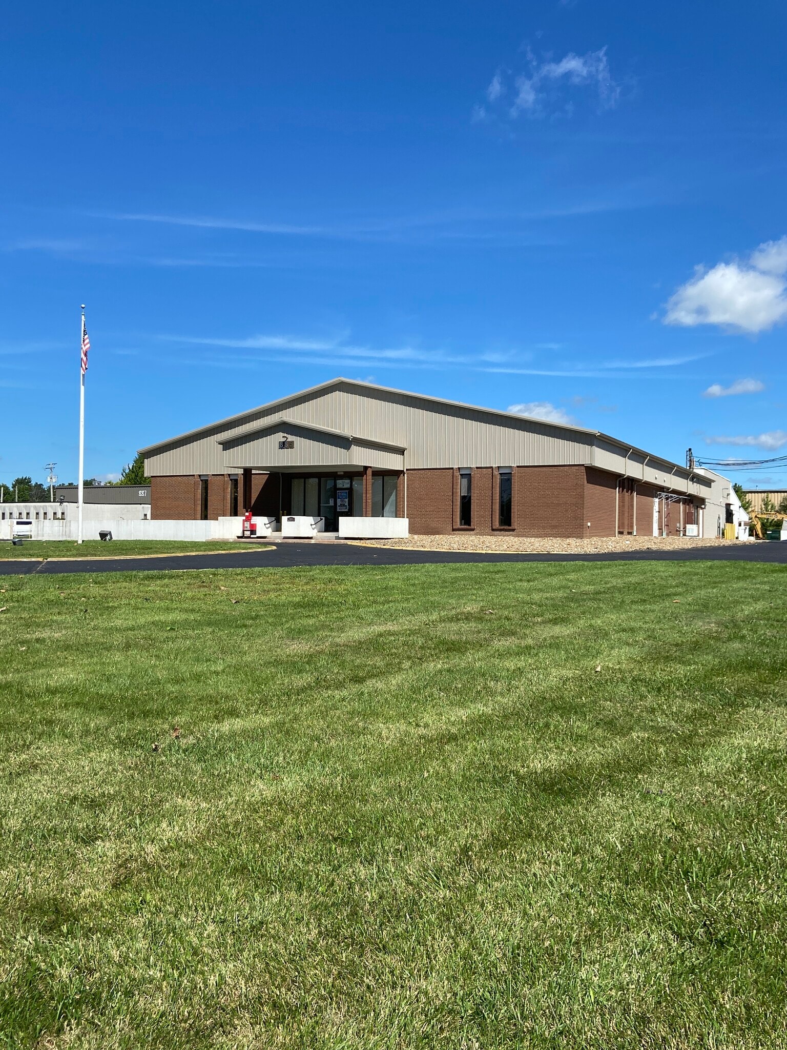 885 W Liberty St, Medina, OH for lease Primary Photo- Image 1 of 4