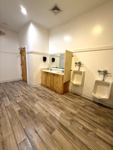 36 W Pine Ave, Eastpoint, FL à vendre - Photo intérieure - Image 3 de 62