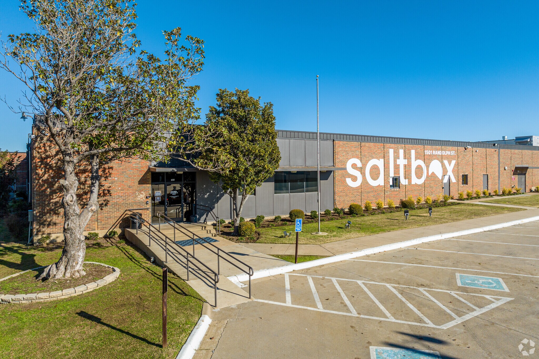 1501 Randolph St, Carrollton, TX à louer Photo principale- Image 1 de 24