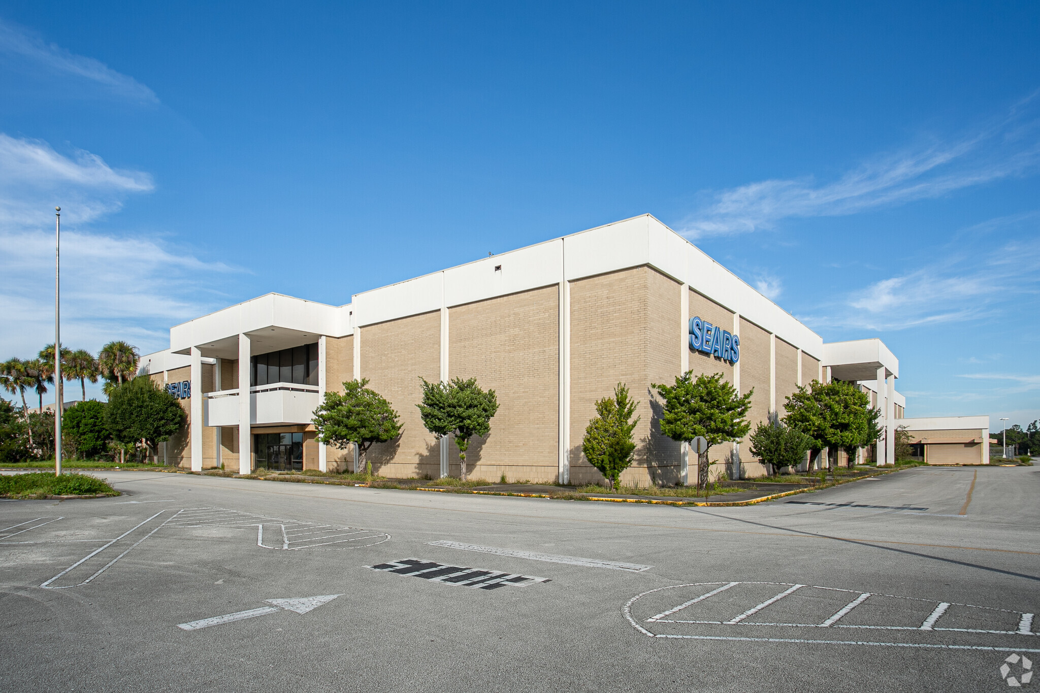 1700 W International Speedway Blvd, Daytona Beach, FL for sale Building Photo- Image 1 of 1