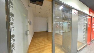 Plus de détails pour Multi-résidentiel à vendre