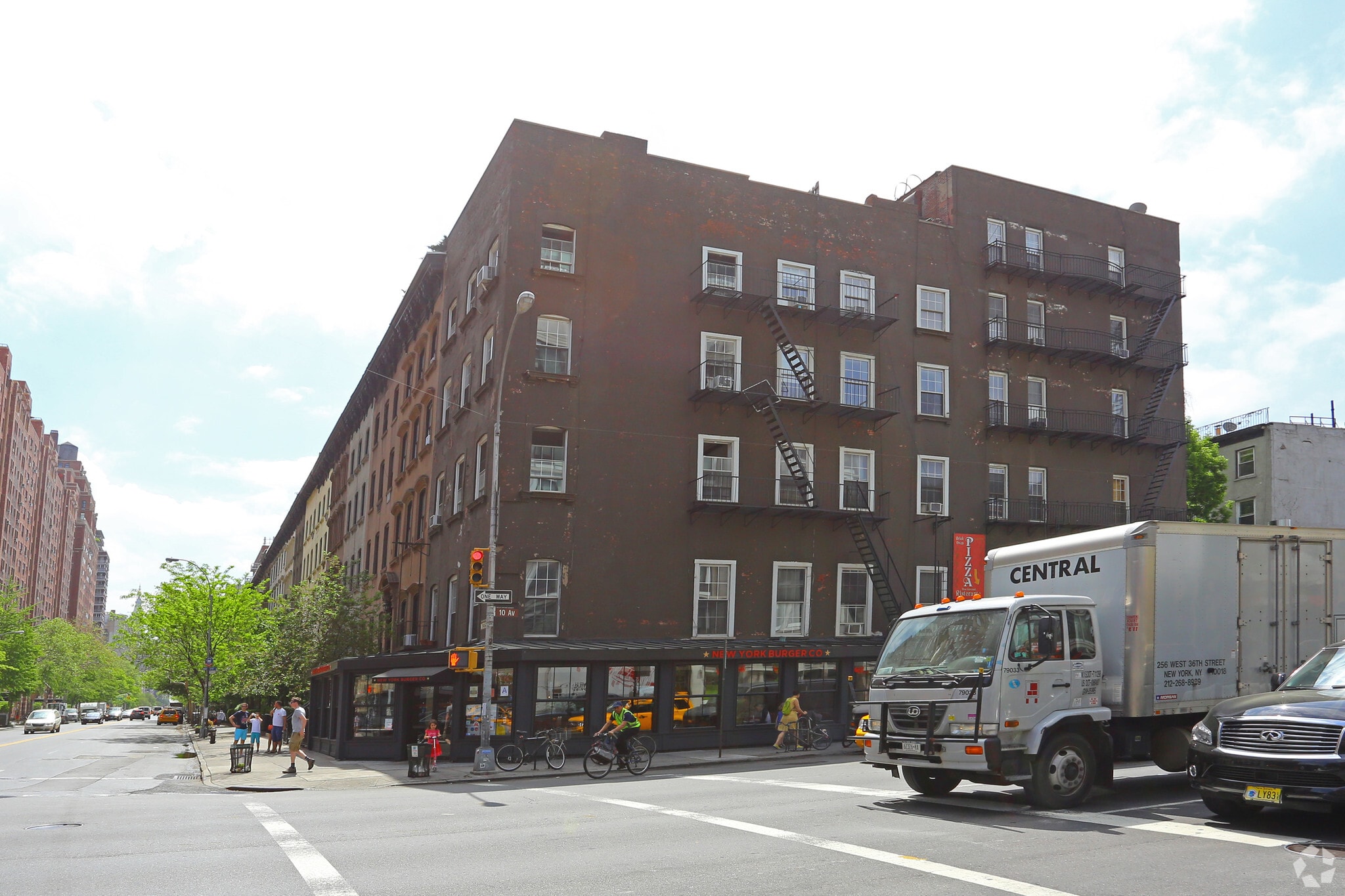 470 W 23rd St, New York, NY for lease Primary Photo- Image 1 of 6