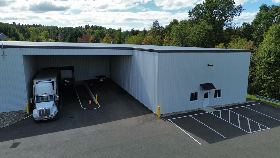 15 Synergy Park Dr, Clifton Park, NY à louer - Photo du bâtiment - Image 3 de 10