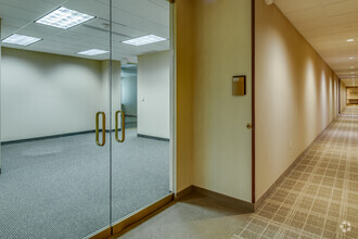 1200 N Mayfair Rd, Wauwatosa, WI for lease Interior Photo- Image 1 of 5