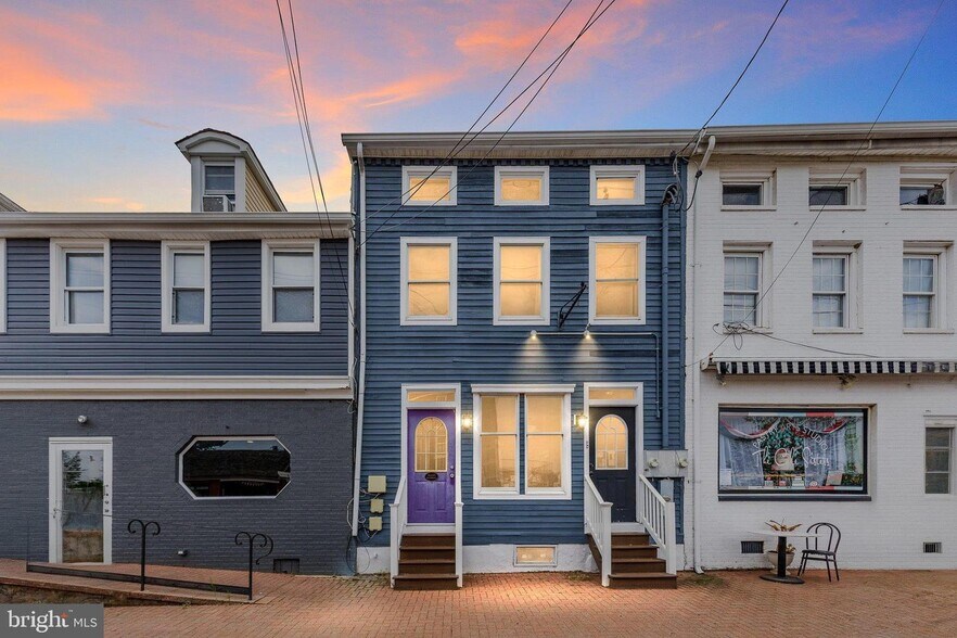 90 Clinton St, Delaware City, DE for sale - Building Photo - Image 1 of 4