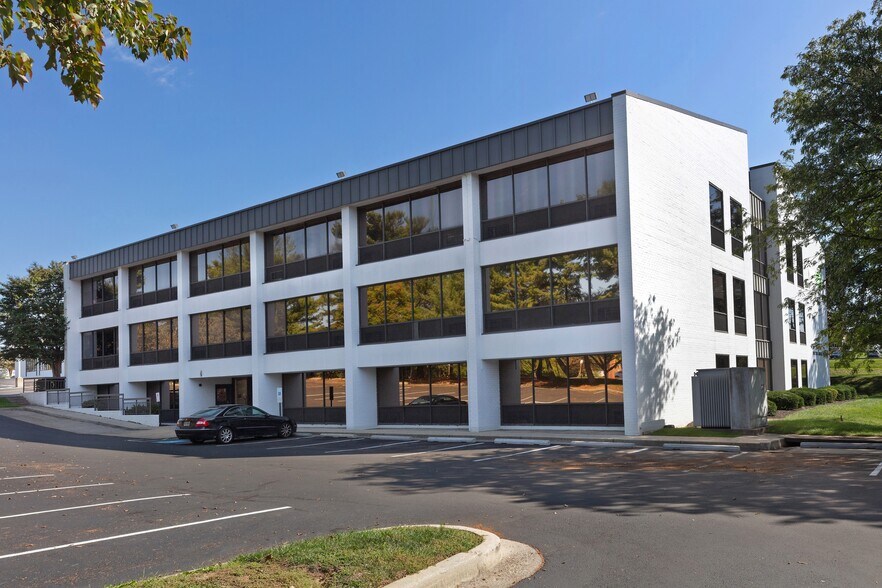 10301 Georgia Ave, Silver Spring, MD à louer - Photo du bâtiment - Image 2 de 9