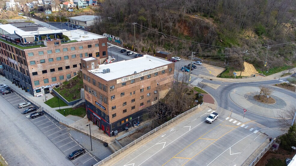 109 Roberts St, Asheville, NC à vendre - Photo du bâtiment - Image 2 de 13