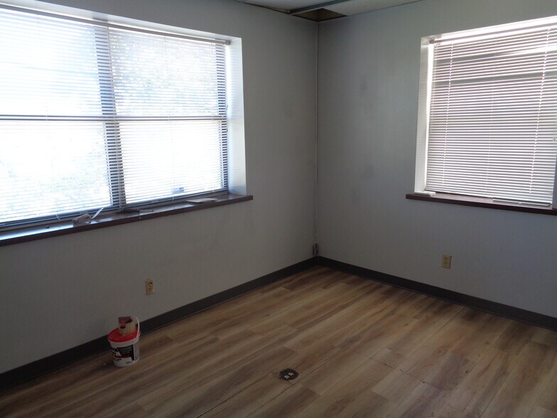 3916 S Lynn Ct, Independence, MO for lease - Building Photo - Image 3 of 26