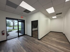 13191 56th Ct, Clearwater, FL for lease Interior Photo- Image 1 of 13