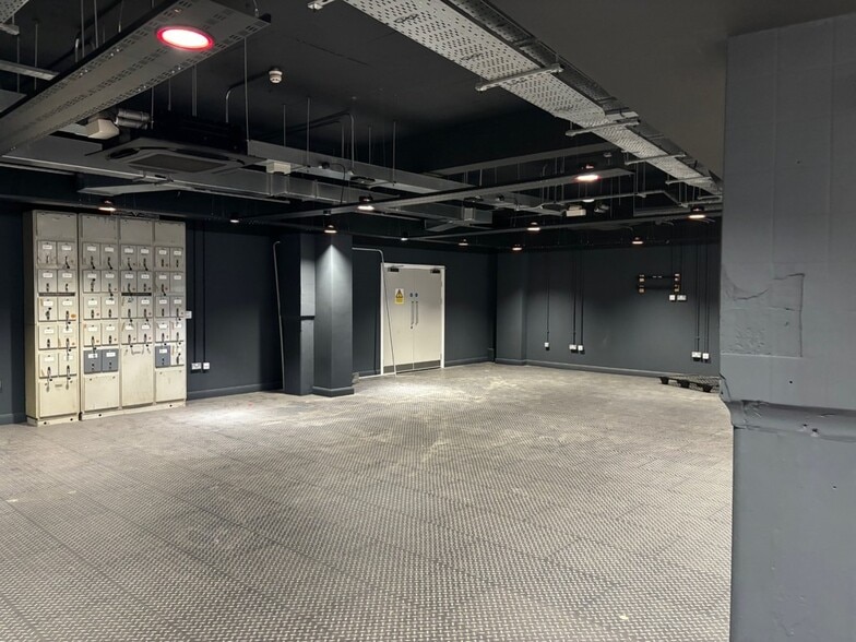 157 Corporation St, Coventry for lease - Interior Photo - Image 3 of 8