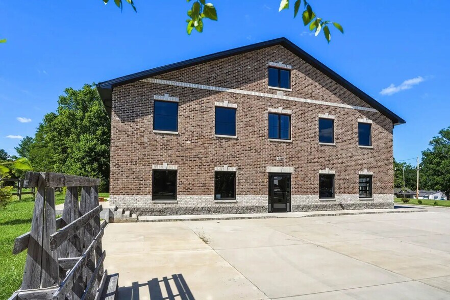 7301 Shelbyville Rd, Simpsonville, KY à vendre - Photo du bâtiment - Image 2 de 4
