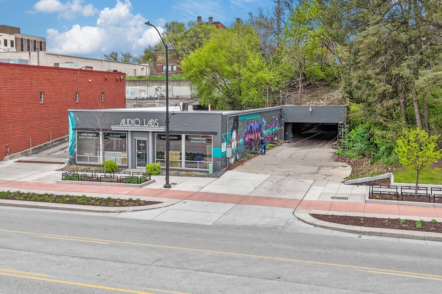 2212 Ingersoll Ave, Des Moines, IA for sale - Building Photo - Image 1 of 10