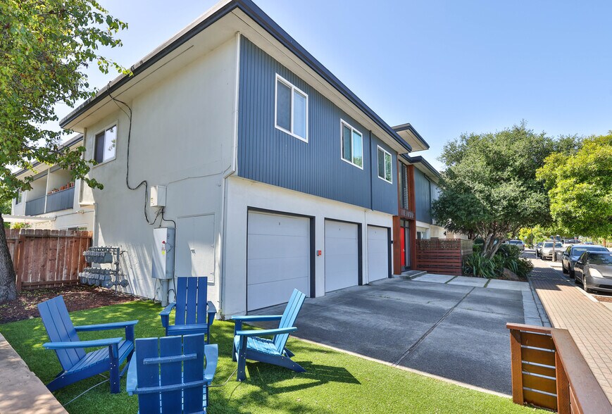 631 Masonic Way, Belmont, CA à vendre - Photo du bâtiment - Image 2 de 60