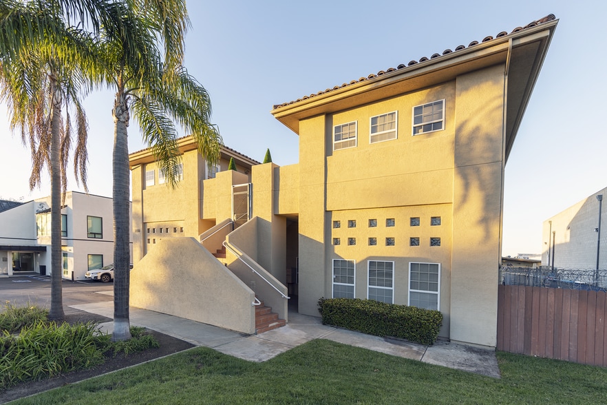 6220 Marindustry Dr, San Diego, CA for sale - Building Photo - Image 3 of 8