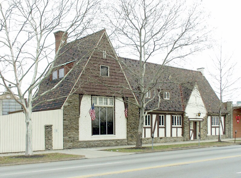 1816-1820 Central Pky, Cincinnati, OH à vendre - Photo du bâtiment - Image 3 de 6