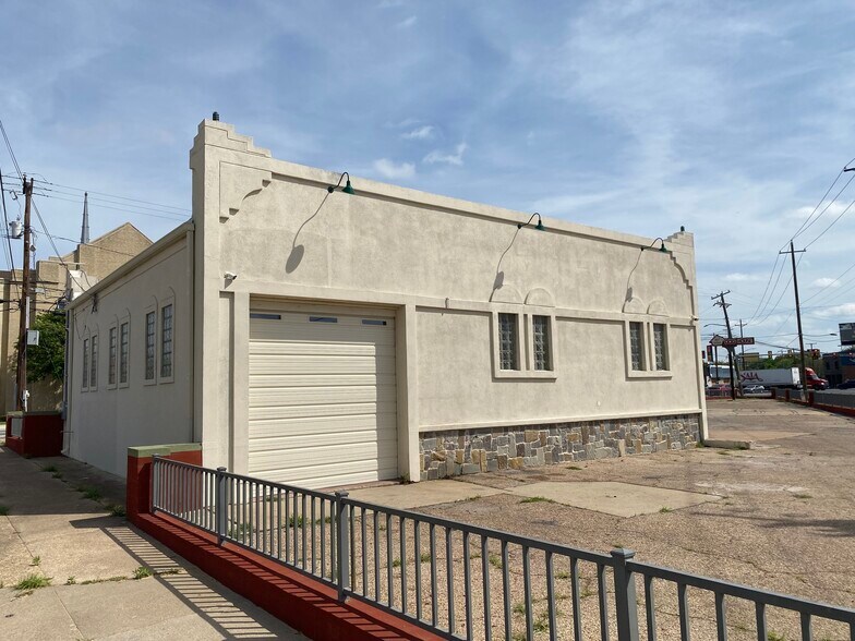 3115 E Belknap St, Fort Worth, TX à louer - Photo du bâtiment - Image 2 de 9