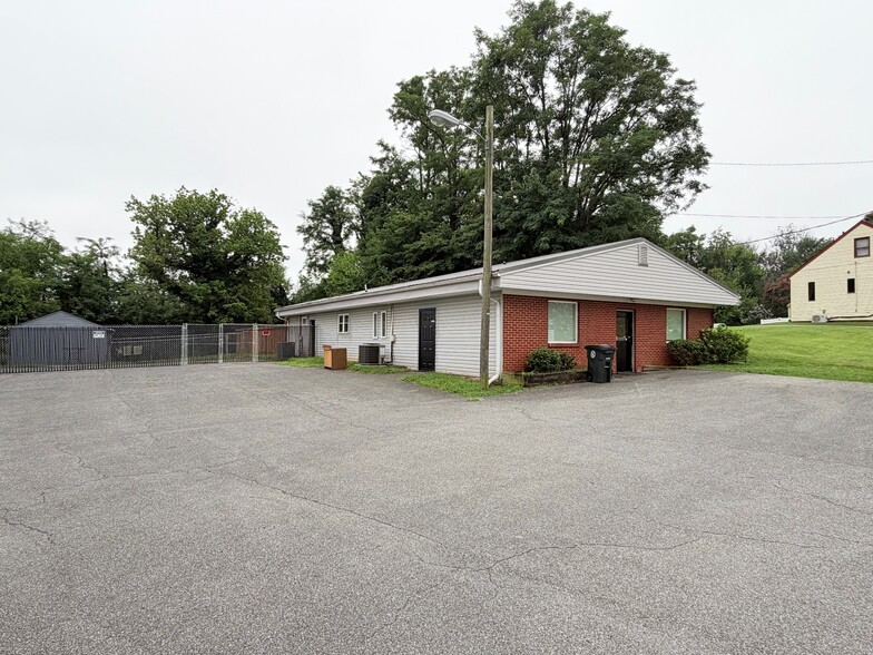 1818 Memorial Ave, Lynchburg, VA for sale - Building Photo - Image 2 of 5