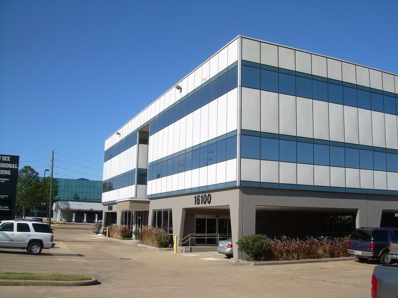 16100 Cairnway Dr, Houston, TX à louer - Photo du bâtiment - Image 3 de 5