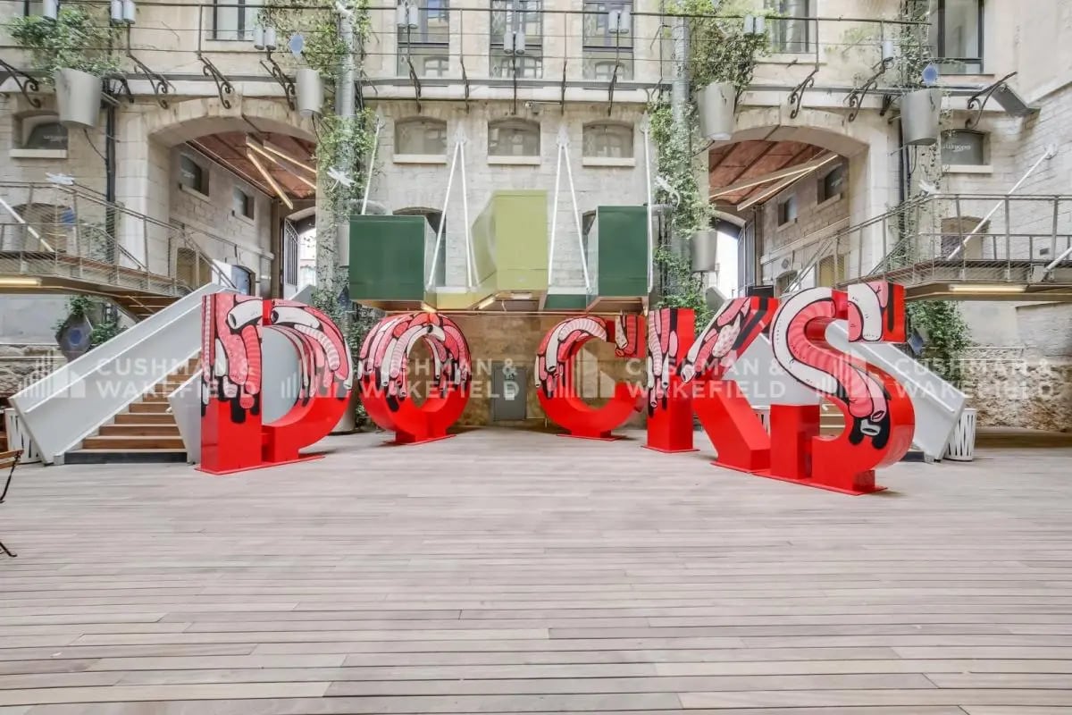 10 Place De La Joliette, Marseille à louer Photo intérieure- Image 1 de 36