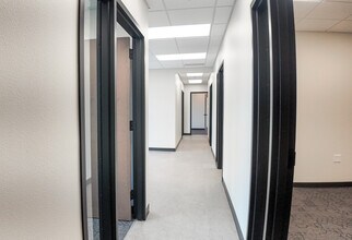 5025 S Bahnson Ave, Sioux Falls, SD for lease Interior Photo- Image 2 of 9