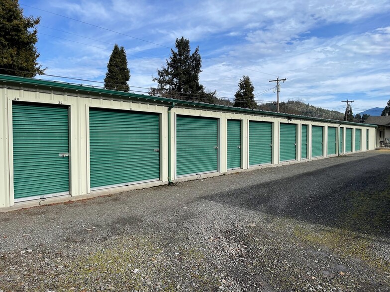 Cascade Motel & Self Storage portfolio of 2 properties for sale on LoopNet.ca - Building Photo - Image 3 of 21