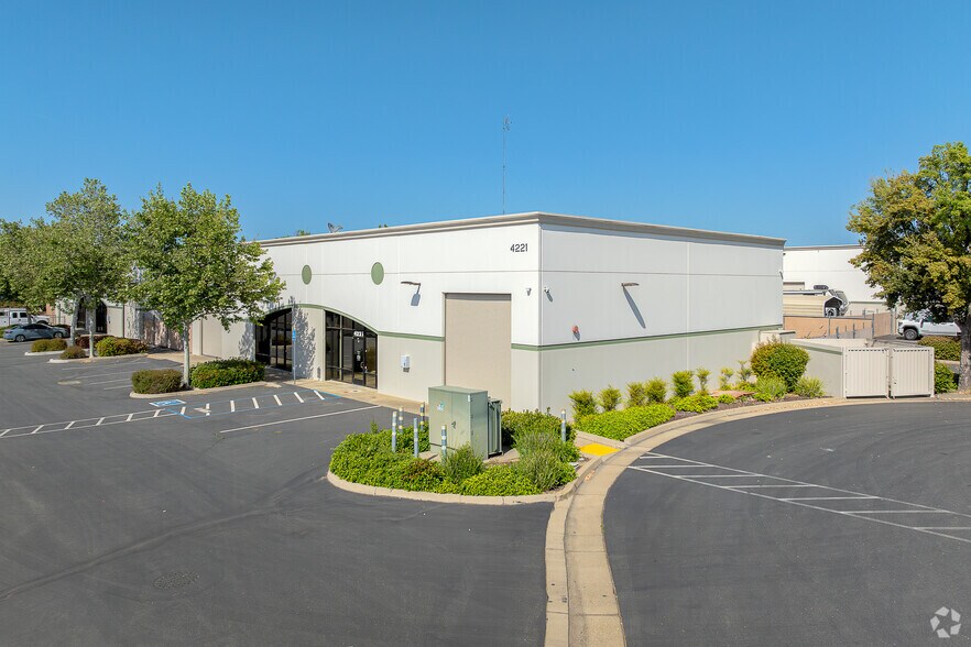 4221 Duluth Ave, Rocklin, CA for lease - Primary Photo - Image 1 of 6