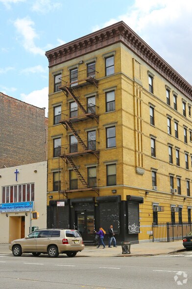 2139 Amsterdam Ave, New York, NY à louer - Photo du bâtiment - Image 3 de 8