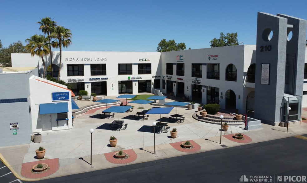180-260 W Continental Rd, Green Valley, AZ for lease - Building Photo - Image 3 of 3