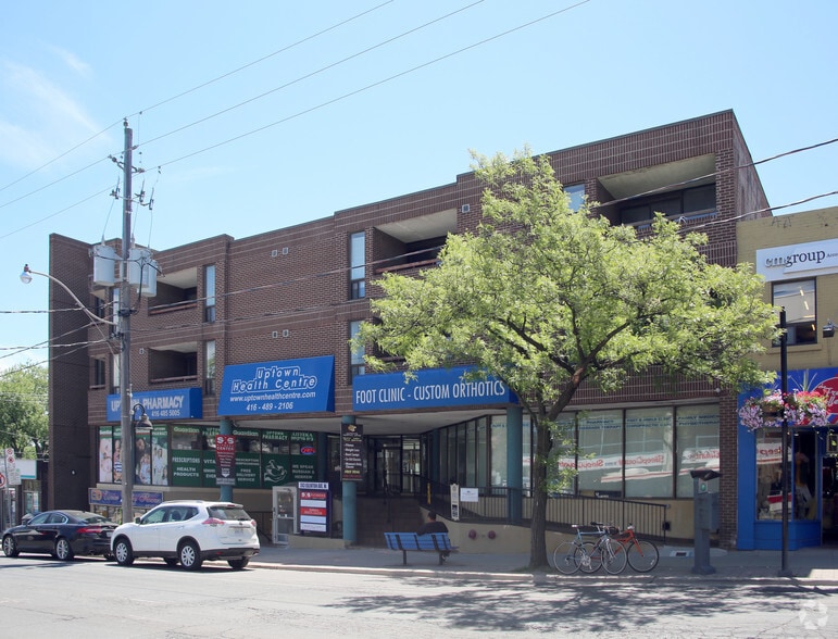 243 Eglinton Ave W, Toronto, ON à louer - Photo du bâtiment - Image 2 de 3