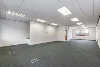 2 Wenman Rd, Thame for lease Interior Photo- Image 1 of 6