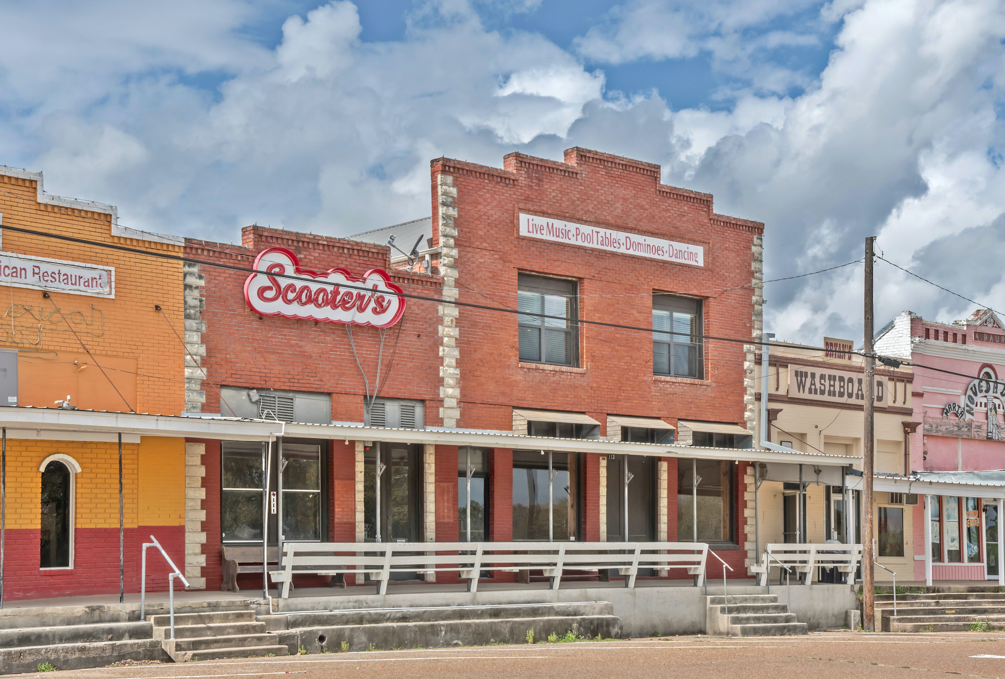 111 N Main St, Moulton, TX for sale Primary Photo- Image 1 of 1