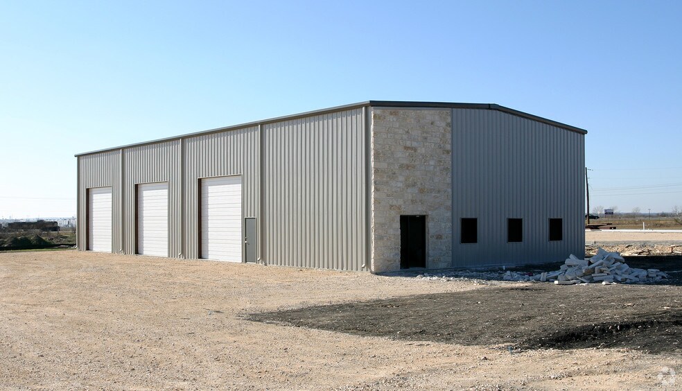 1770 Redwood Rd, San Marcos, TX à louer - Photo du bâtiment - Image 2 de 3