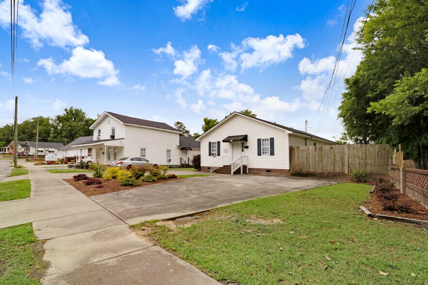 306 W Pine St, Goldsboro, NC à vendre - Photo du bâtiment - Image 2 de 10