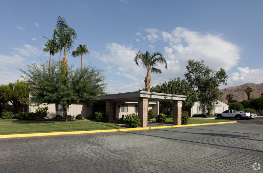 1800 Smoke Tree Ln, Palm Springs, CA à vendre - Photo principale - Image 1 de 1