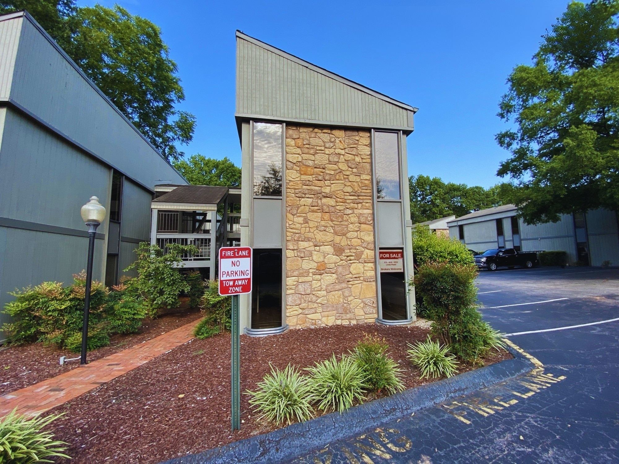 1100 Logger Ct, Raleigh, NC for lease Primary Photo- Image 1 of 15