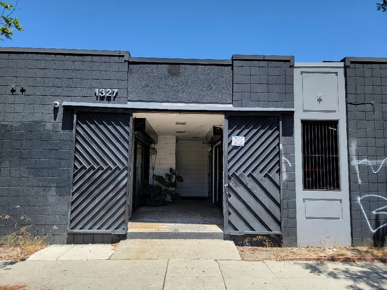 1327 E 15th St, Los Angeles, CA for sale - Building Photo - Image 1 of 1