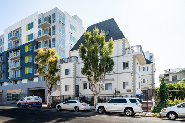 More details for 722 S Manhattan Pl, Los Angeles, CA - Multifamily for Sale