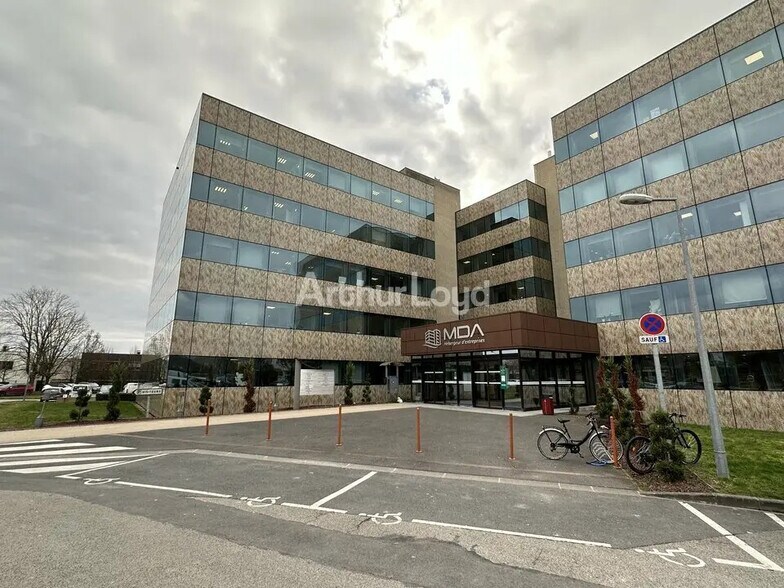 Office in Reims for lease - Building Photo - Image 1 of 7
