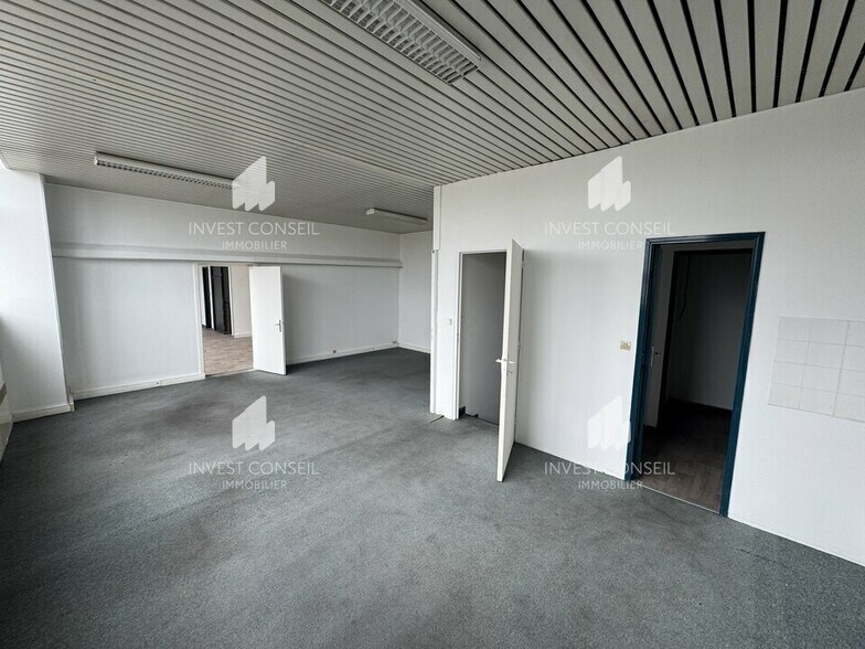 21 Avenue De La Mare, SAINT-OUEN-L'AUMONE à louer - Photo du bâtiment - Image 3 de 14