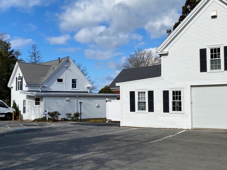 1-13 Willow St, Yarmouth Port, MA à louer - Photo du bâtiment - Image 3 de 21