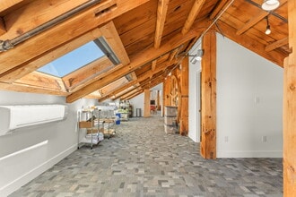 40R Merrimac St, Newburyport, MA à louer Photo intérieure- Image 2 de 25