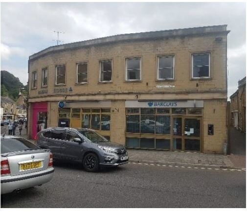 3 Market Sq, Crewkerne à vendre - Photo du bâtiment - Image 2 de 5