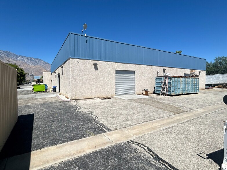 1278 Montalvo Way, Palm Springs, CA à vendre - Photo du bâtiment - Image 3 de 7