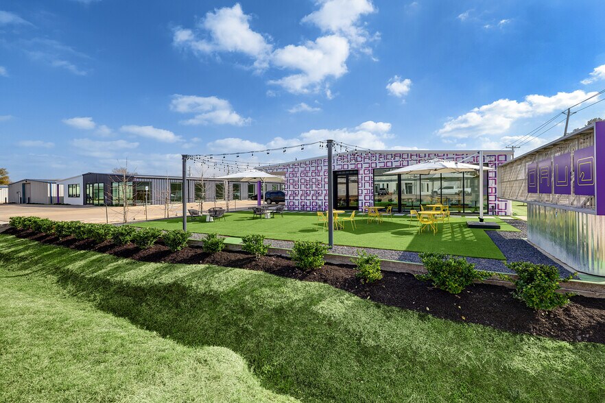1410 Brittmoore Rd, Houston, TX à louer - Photo du bâtiment - Image 2 de 11