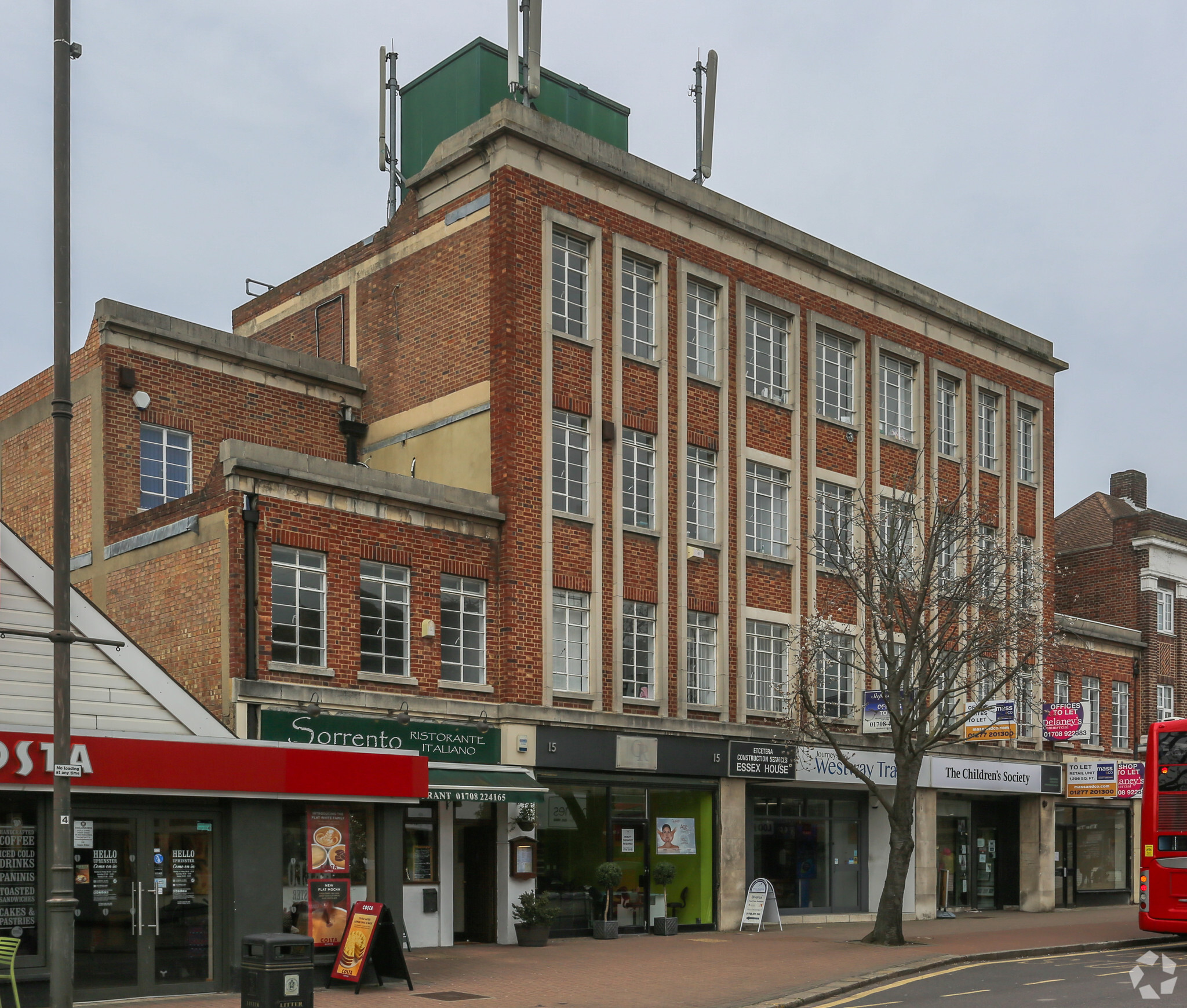 13-19A Station Rd, Upminster à vendre Photo principale- Image 1 de 1