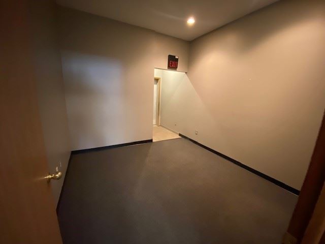 207-221 W Michigan Ave, Paw Paw, MI à louer - Photo du bâtiment - Image 3 de 7